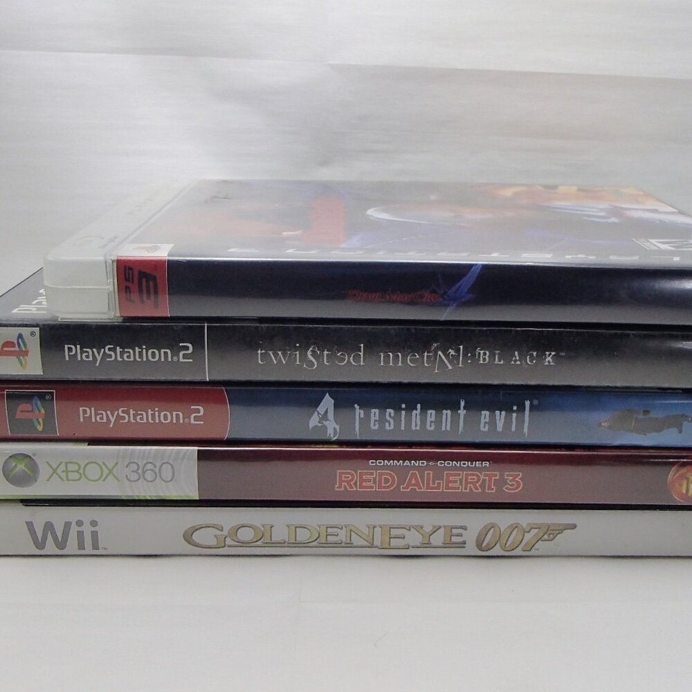 Game Lot 5 games DISCS HAVE SOME LIGHT SCRATCHES